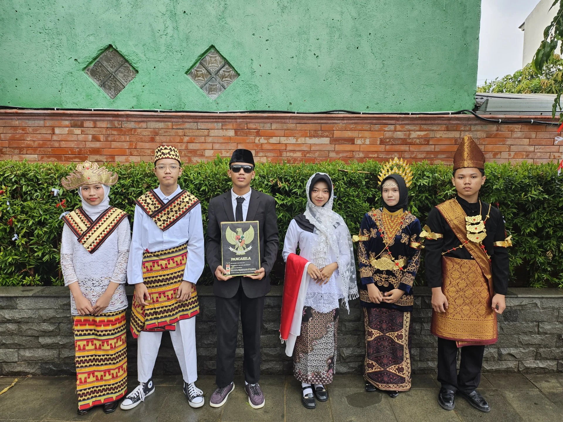 Lomba Berbusana Daerah dan Pahlawan